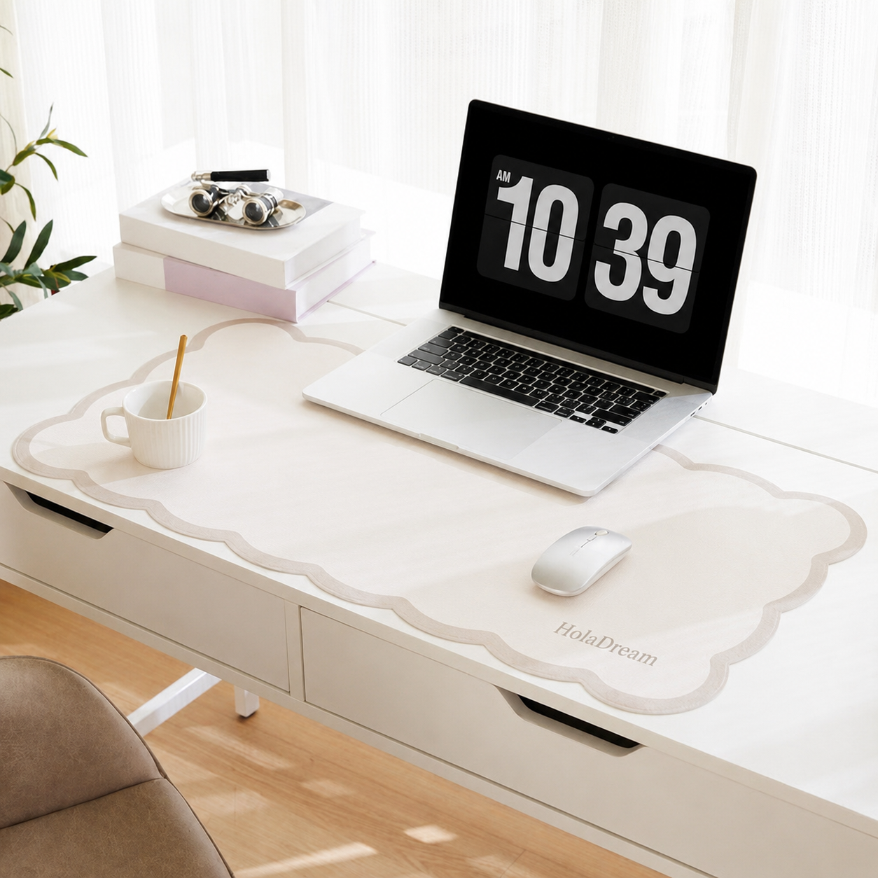 HOLADREAM Desk Mat, 31.5" x 15.7" Large Cute Aesthetic Desk Accessories